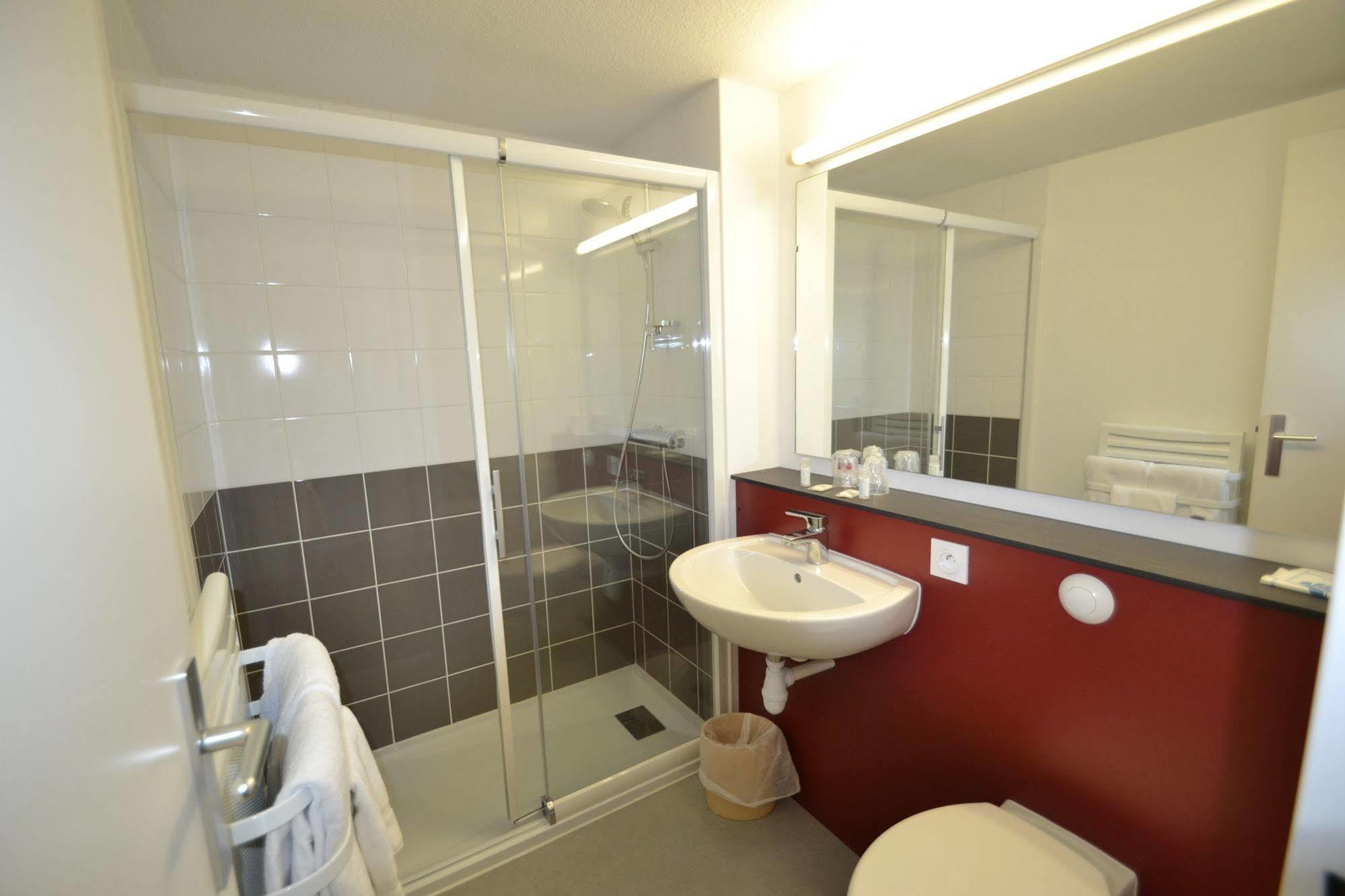 Brit Hotel מאיין מראה חיצוני תמונה